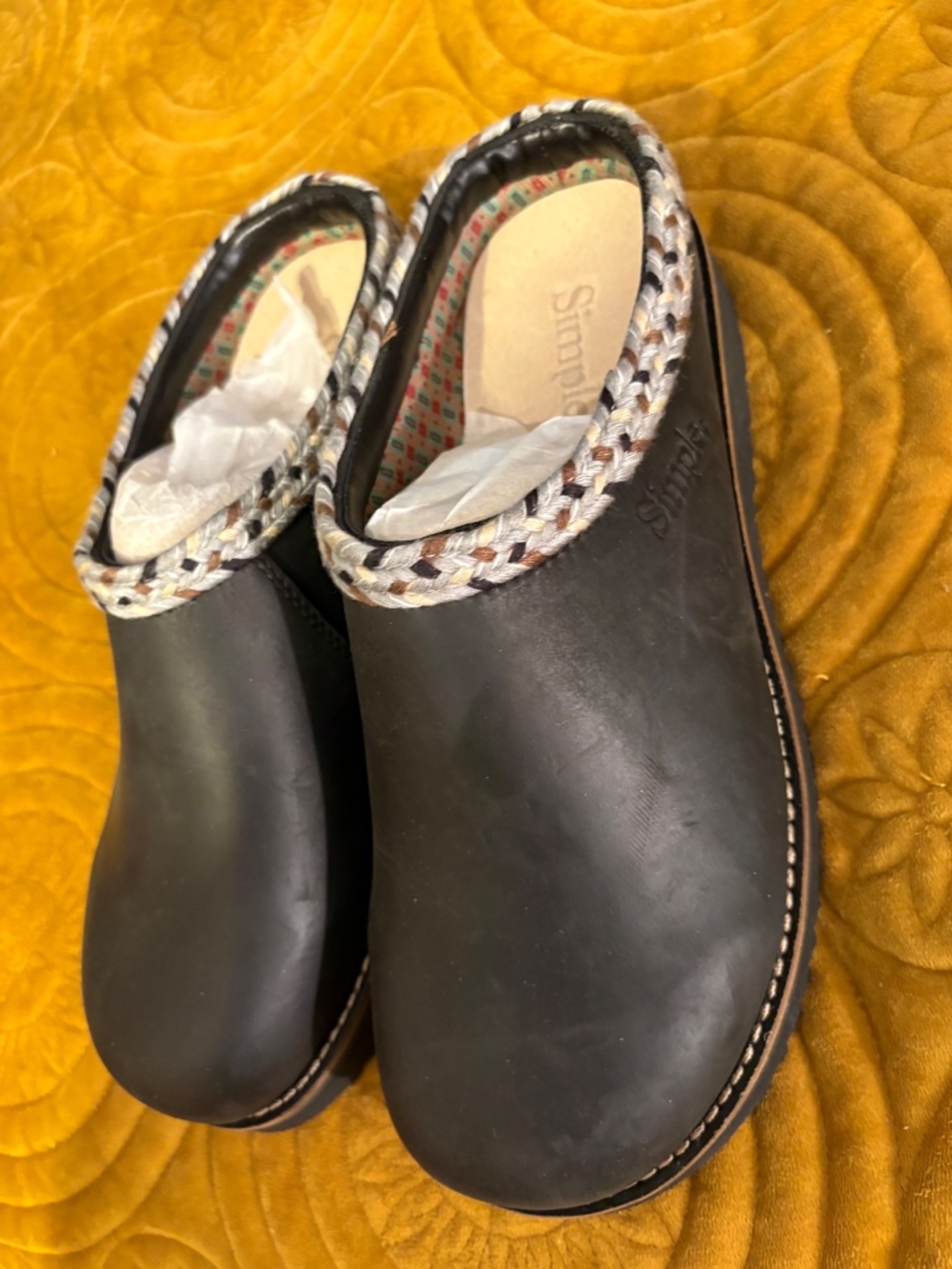 Simple Mule Shoes - Picture 3 of 10